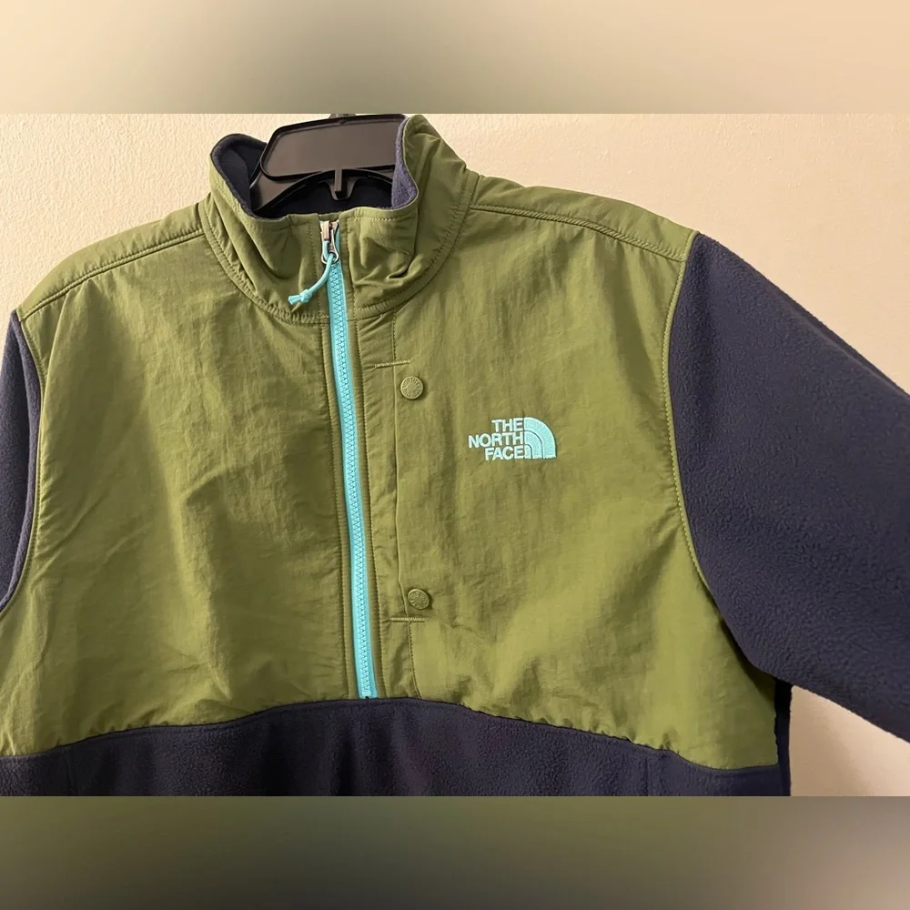 The North Face great 23”